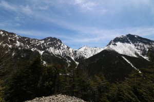 中山展望台から見る赤岳と阿弥陀岳      